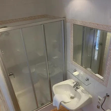 Haus Am See 3* 上特劳恩