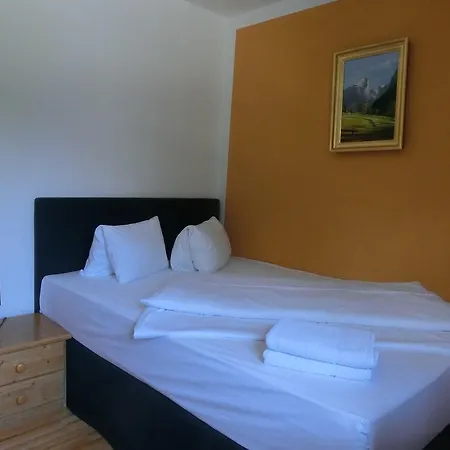 Haus Am See 3* 上特劳恩