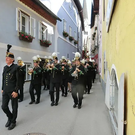 湖畔之家酒店 上特劳恩