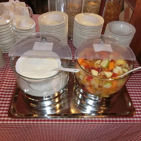 湖畔之家酒店 3*